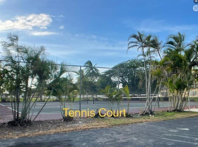 Foto del edificio - 6070 NW 64th Ave