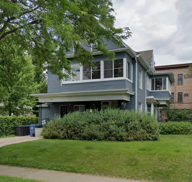 Building Photo - 2 BR/1 BA Apartment in a Great Minneapolis...