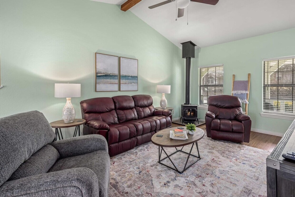 Foto principal - 2110 Loren Cir
