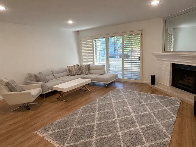 Foto del edificio - 5315 Yarmouth Ave