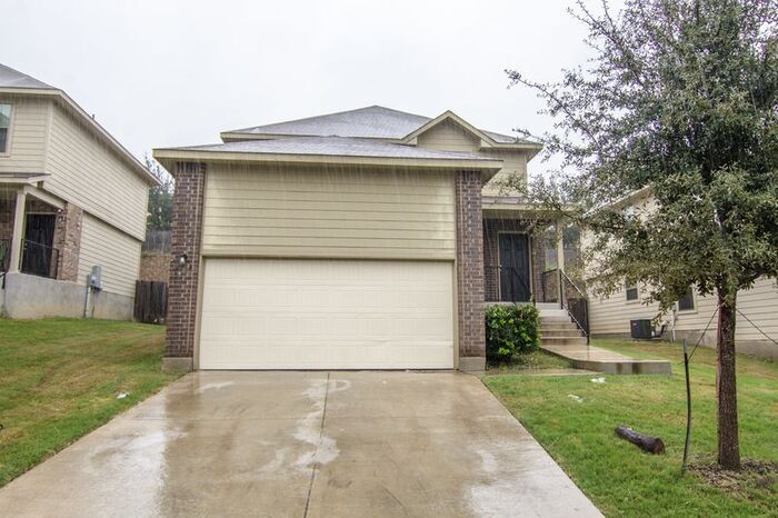 Building Photo - 2714 Majestic Dr