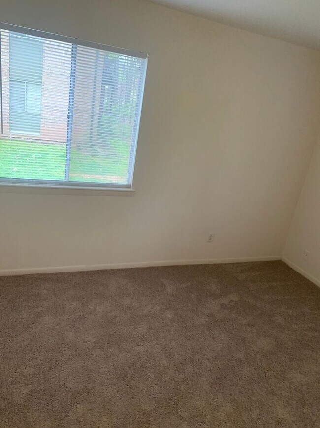 Foto del edificio - 1 Bedroom 1Bath Condo Available with Water