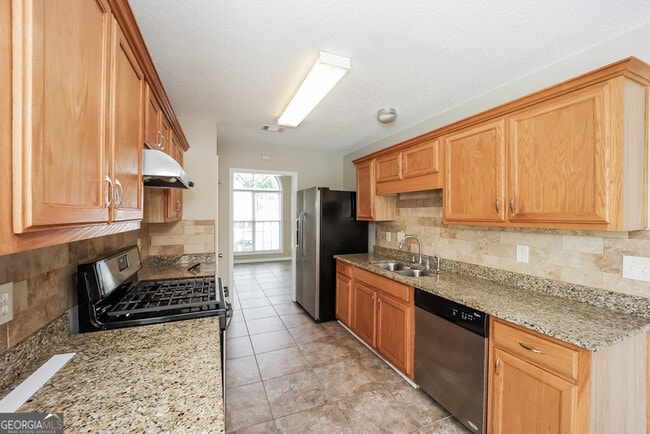 Foto del edificio - 6555 Creekview Ct