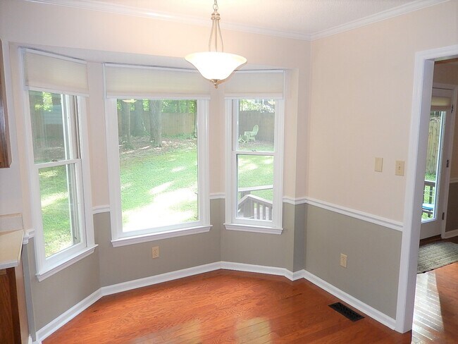 Building Photo - 321 Amherst Creek Dr