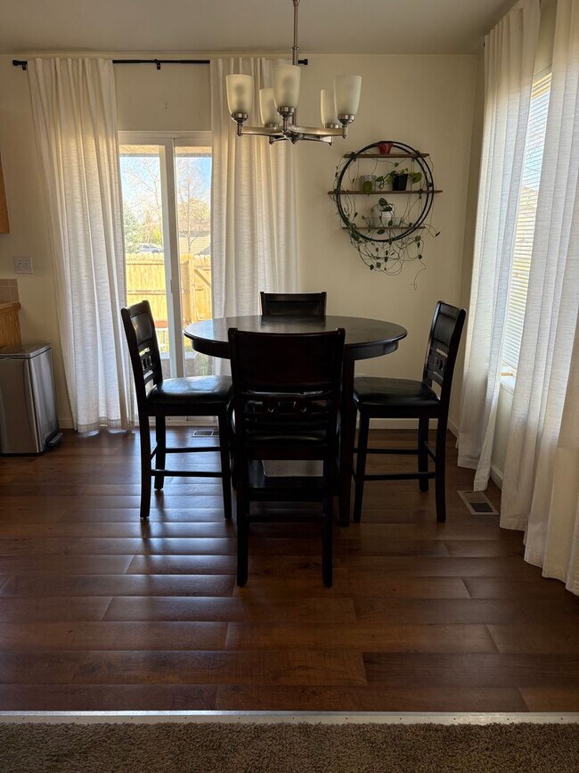 Foto del edificio - Bright & Inviting Wellington Townhome