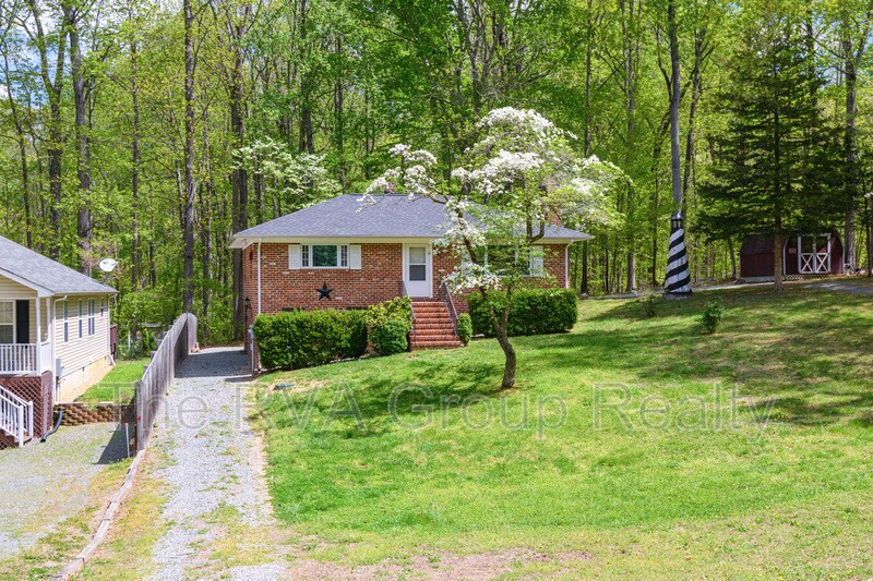 36 Ferndale Dr, Louisa, VA 23093 House for Rent in Louisa, VA