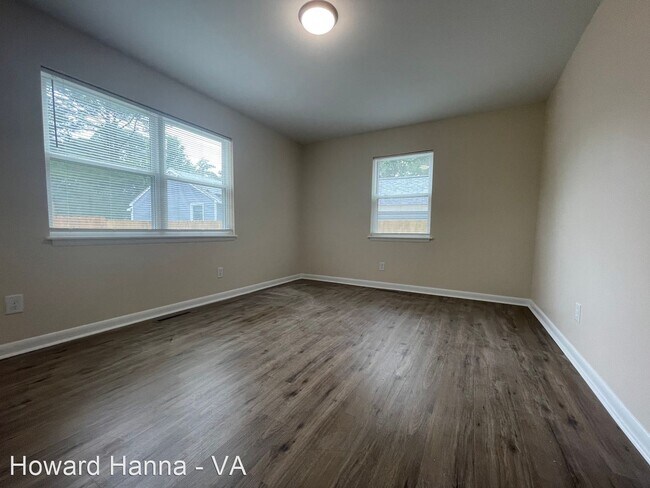 Building Photo - 3 br, 2.5 bath House - 8535 Devon Street