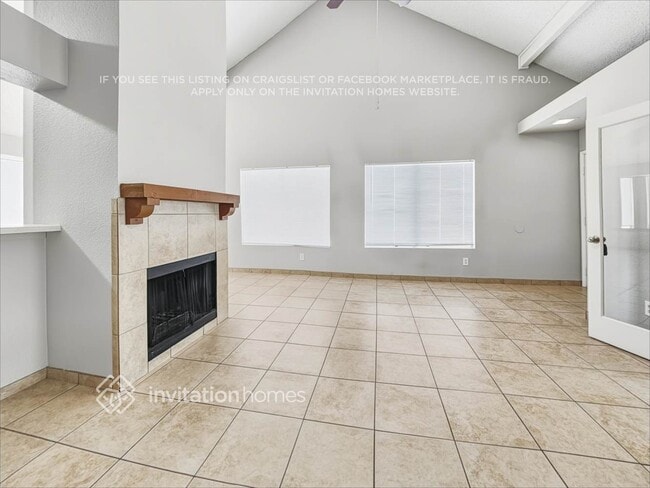 Building Photo - 2142 W Monona Dr