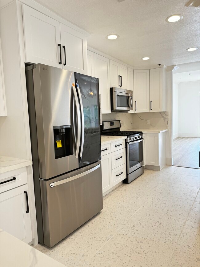 Foto del edificio - 1722 Malcolm Ave