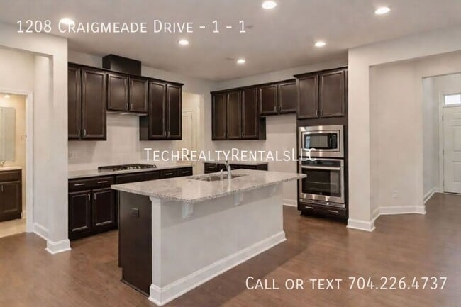 Foto del edificio - 1208 Craigmeade Dr