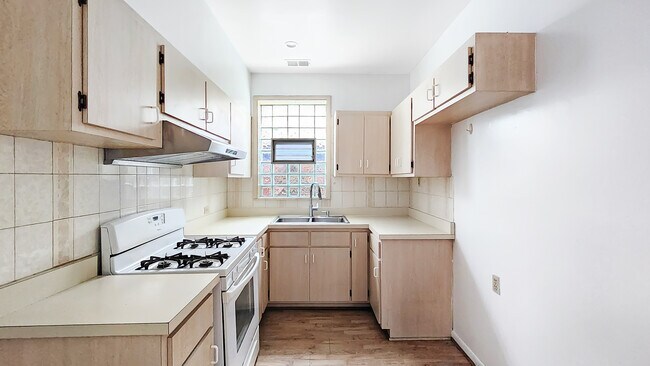 Foto del edificio - 3357 S Aberdeen St