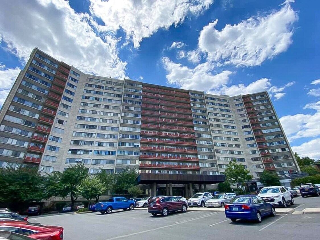 Foto principal - Beautiful 1 Bed 1 Bath Condo In Pavilion O...
