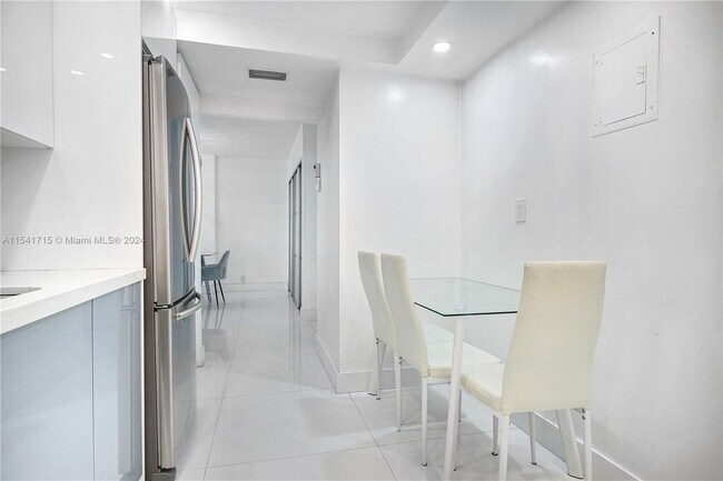 Building Photo - 9511 Collins Ave