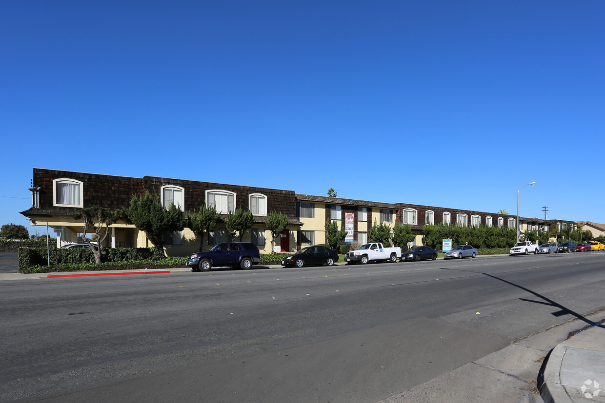 Building Photo - Imperial House Apartments