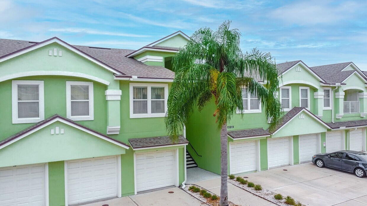 Primary Photo - Lakefront Townhome