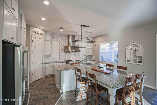 Building Photo - 10158 W Angels Ln