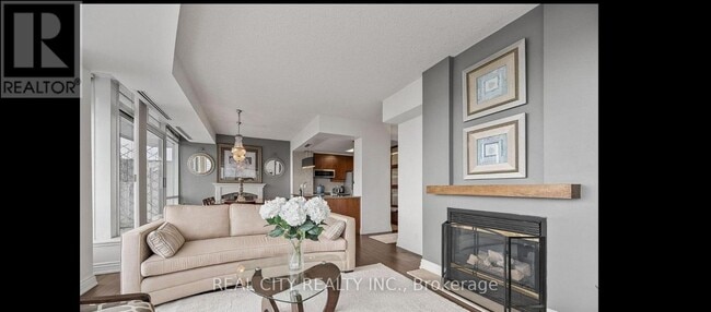 Building Photo - 500 Queens Quay W
