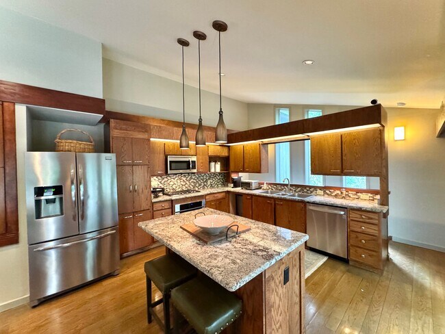 Foto del edificio - 1711 Pleasant Ridge Cir