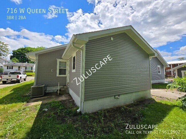 Building Photo - Large 3/2 Next to Ball State!