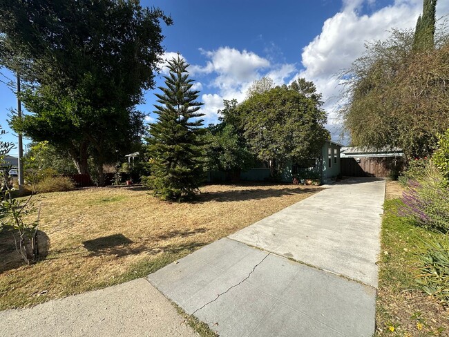 Building Photo - Charming 3-Bedroom, 1.5 Bath Home in Seren...