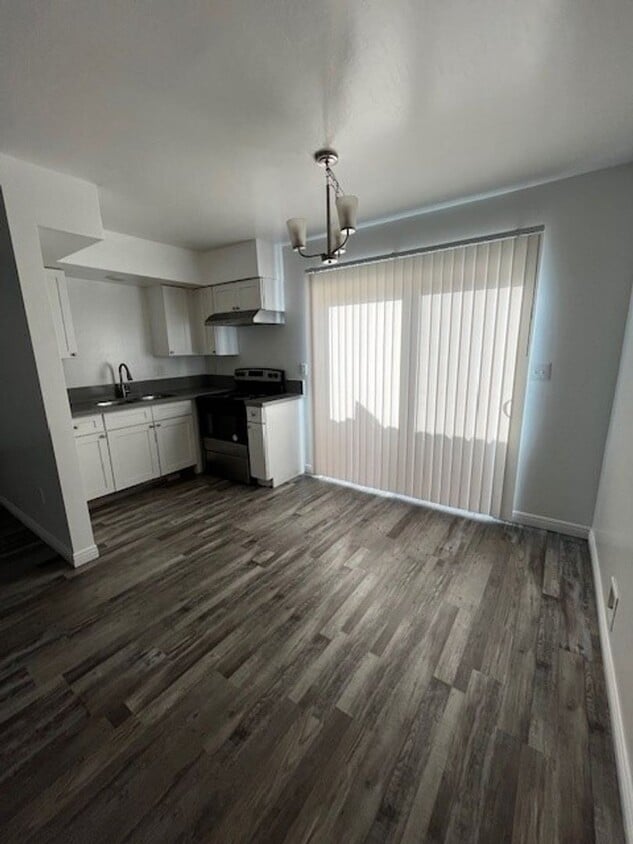 Foto principal - Monterey St (93305)