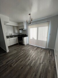 Monterey St (93305)