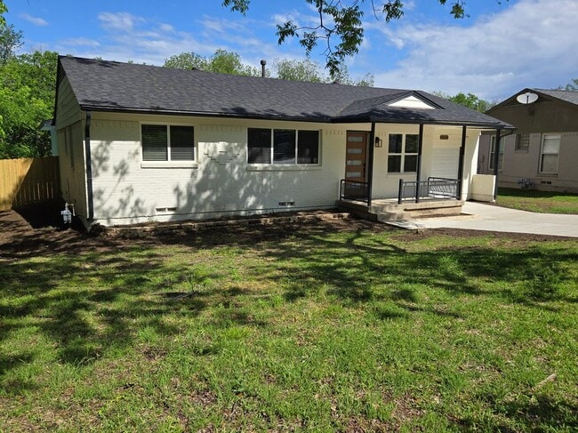 Building Photo - 2647 Springvale Dr