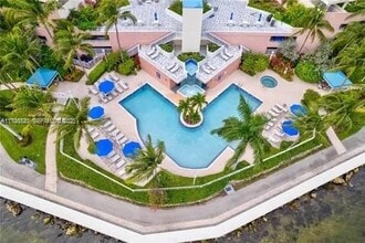 Building Photo - 3370 Hidden Bay Dr