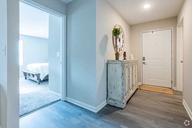 2BR, 2BA - 1215 SF - Entrada - Crestwood Commons