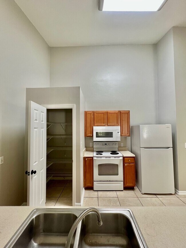 Foto del edificio - 162 Cove Landing Dr