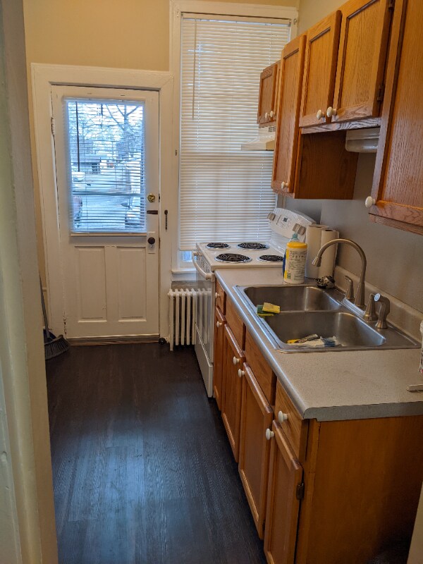Building Photo - 211 N Bedford St