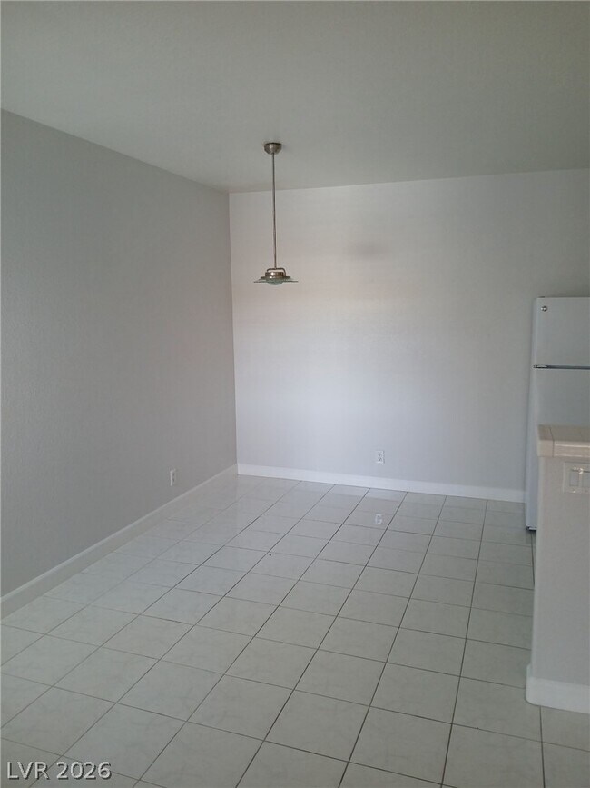 Building Photo - 2201 Ramsgate Dr