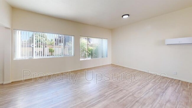 Building Photo - 715 Mary St