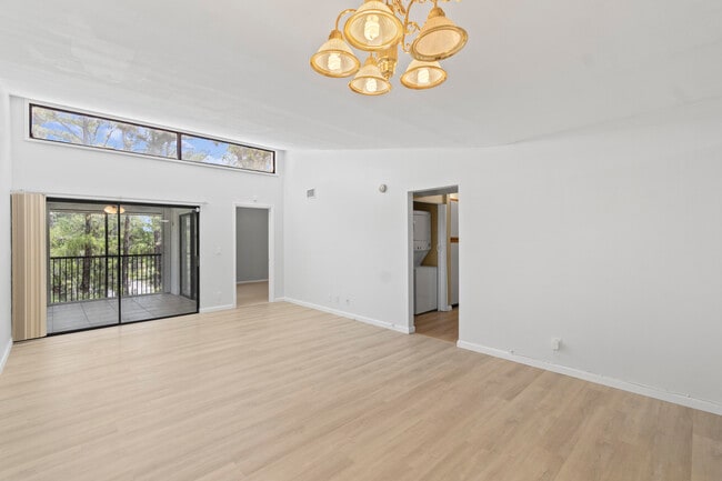 Foto del edificio - 8777 Shadow Wood Blvd