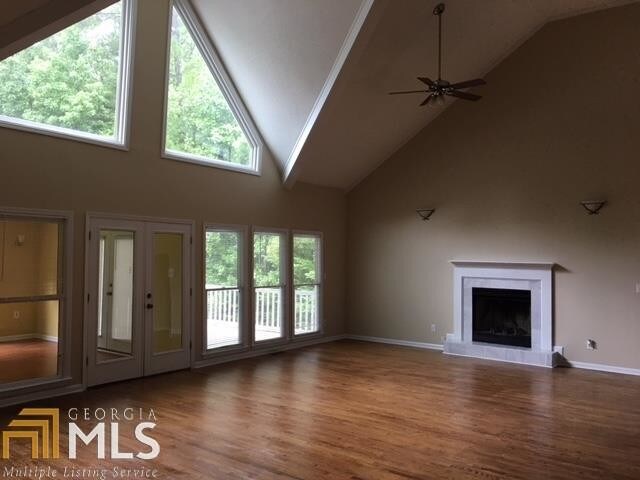 Foto del edificio - 255 Tomahawk Dr