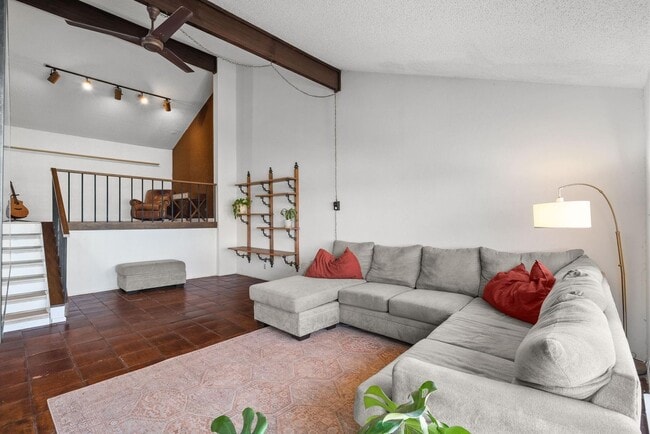 Foto del edificio - Amazing Mid-Century Modern 2 Bed, 2.5 Bath Ready for New Tenants- Eagle Mountain Saginaw ISD- 76179