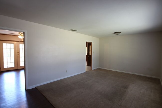 Building Photo - Coming Soon! 3 Bedroom 2 Bath Rental is So...