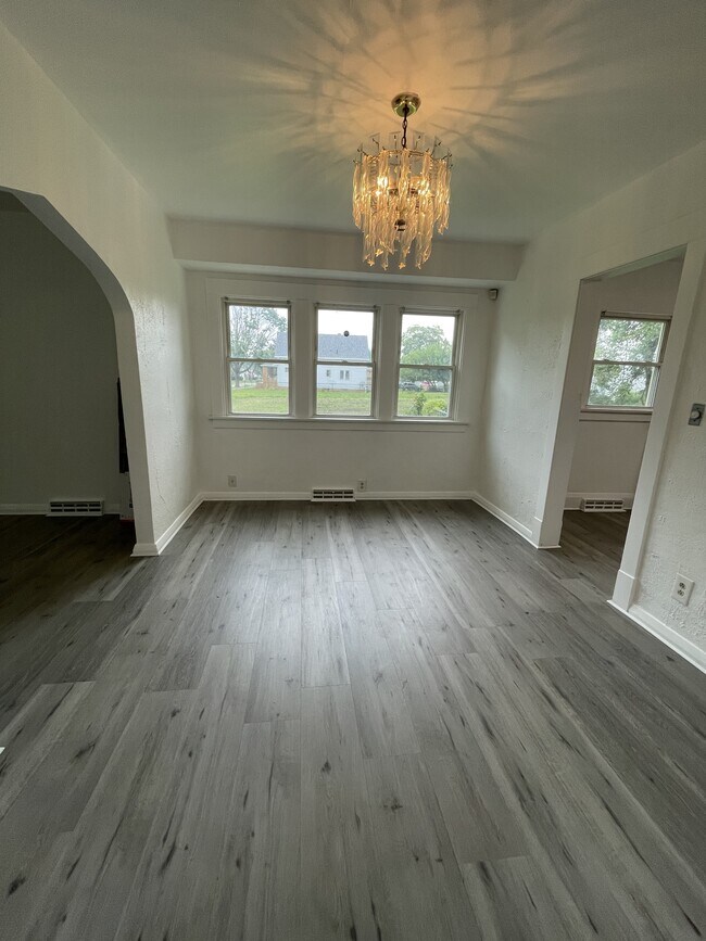 Foto del edificio - 632 Marmion Ave