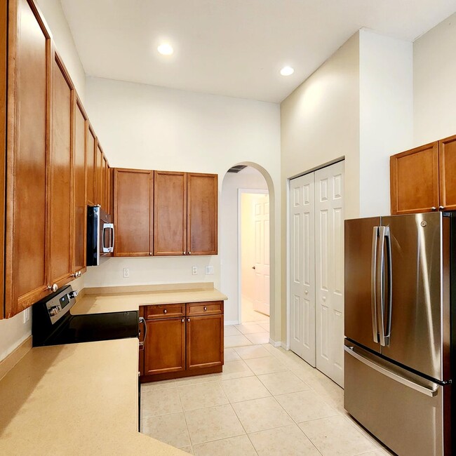 Building Photo - 1794 Palisades Dr
