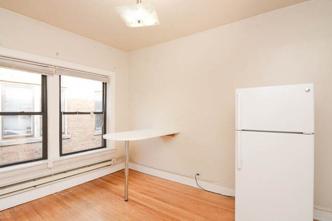 Foto del edificio - 1036 Dempster St