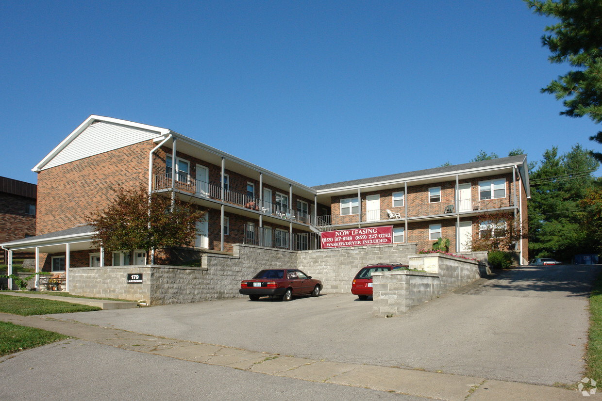 Foto principal - 179 Lakeshore Dr