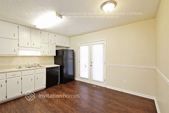 Building Photo - 3396 Spring Ridge Dr