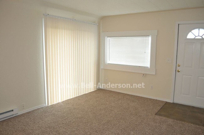 Building Photo - Two Bedroom with Large Garage