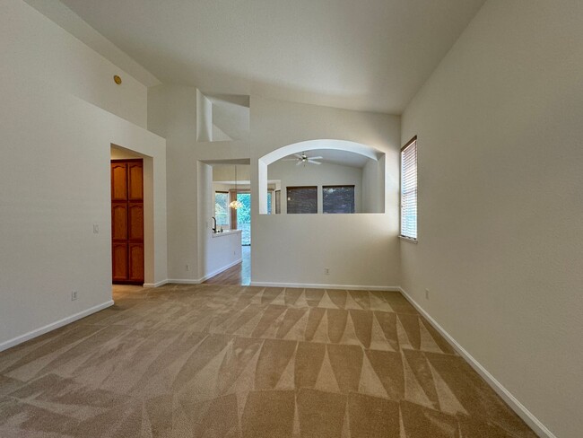 Foto del edificio - CLEAN AND COZY ONE STORY 3 BED, 2 BATH IN ...