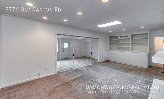 Building Photo - 3776 Old Canton Rd - 4 beds, 3 full baths