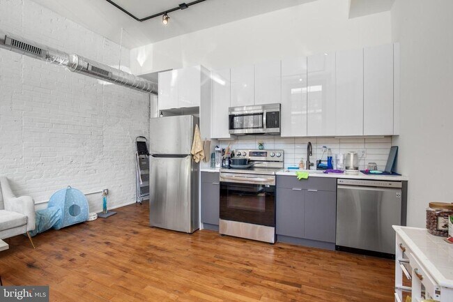 Foto del edificio - 1853 N Howard St