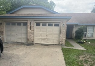Building Photo - 1911 Gracy Farms Ln