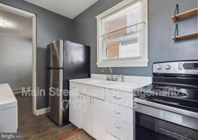 Building Photo - 3443 Derry St