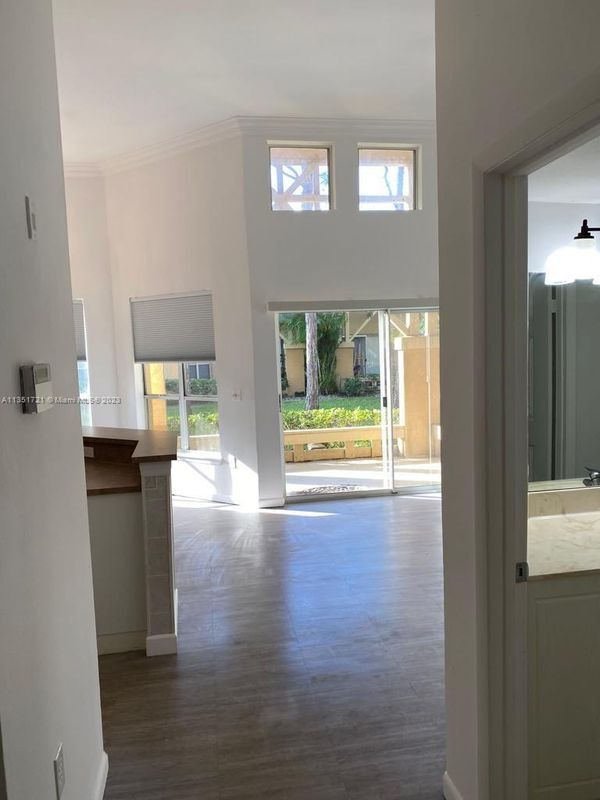 Foto del edificio - 4871 Via Palm Lakes