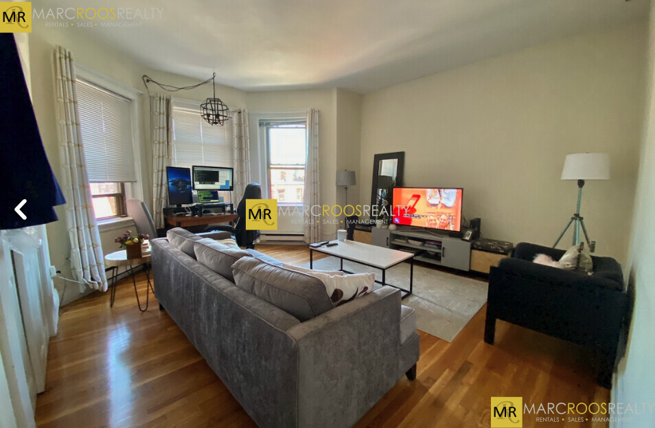 Primary Photo - 909 Boylston St